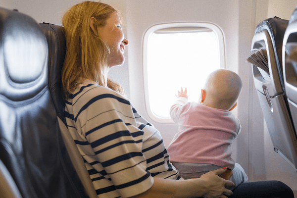 Sicurezza in volo con i bambini in aereo
